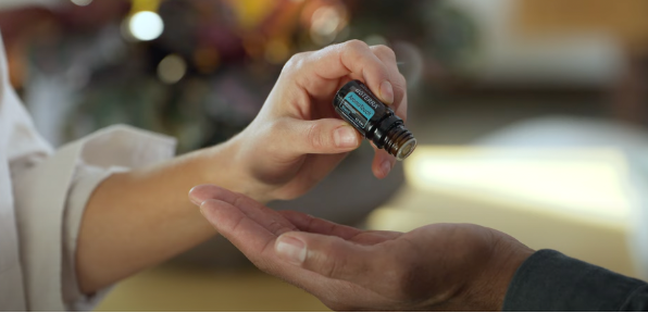 Lenke til YouTube-video om AromaTouch fra doTerra